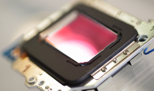 CMOSイメージセンサー半導体（ウエハ・パッケージ）検査用光源装置